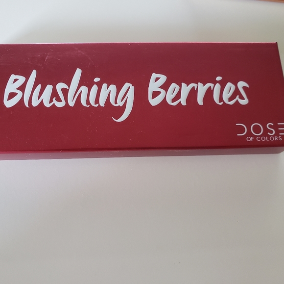 Eyeshadow palette - Picture 1 of 2